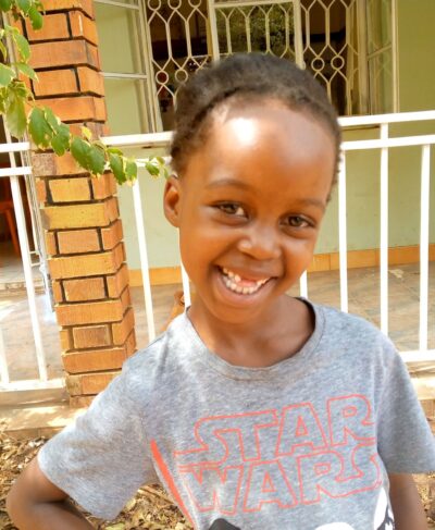 Click Shalom's picture to sponsor her!