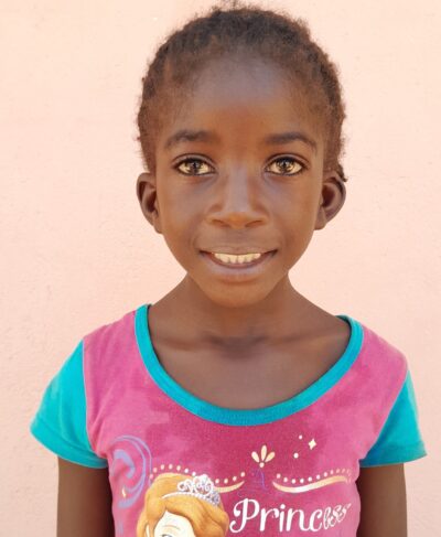 Click Paulina's picture to sponsor her!